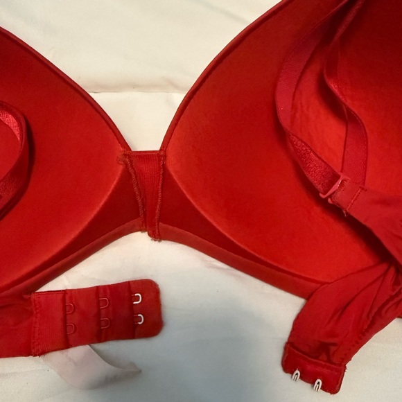 Victoria's Secret Bold Red Bra no underwire- some wear see pics - Picture 3 of 5